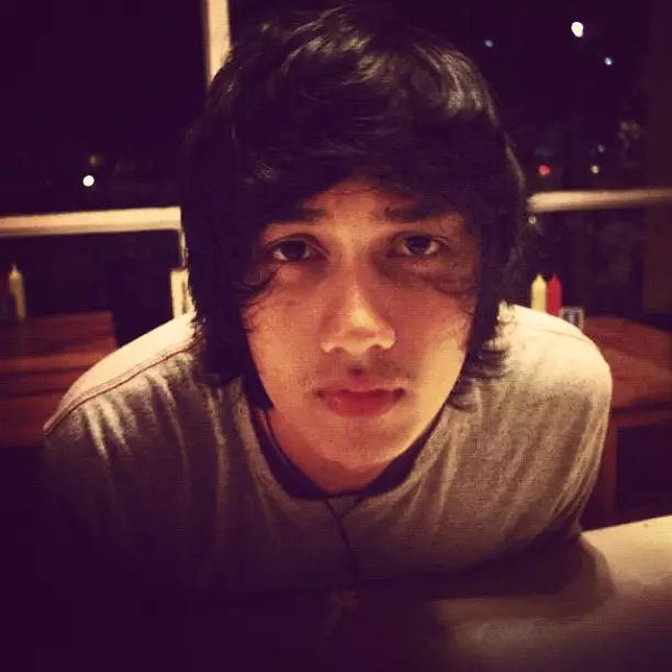 Potret lawas 10 pesinetron saat gondrong Berbagai sumber