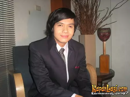 Potret lawas 10 pesinetron saat gondrong Berbagai sumber