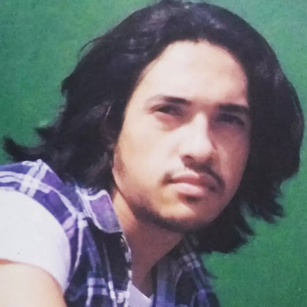 Potret lawas 10 pesinetron saat gondrong Berbagai sumber