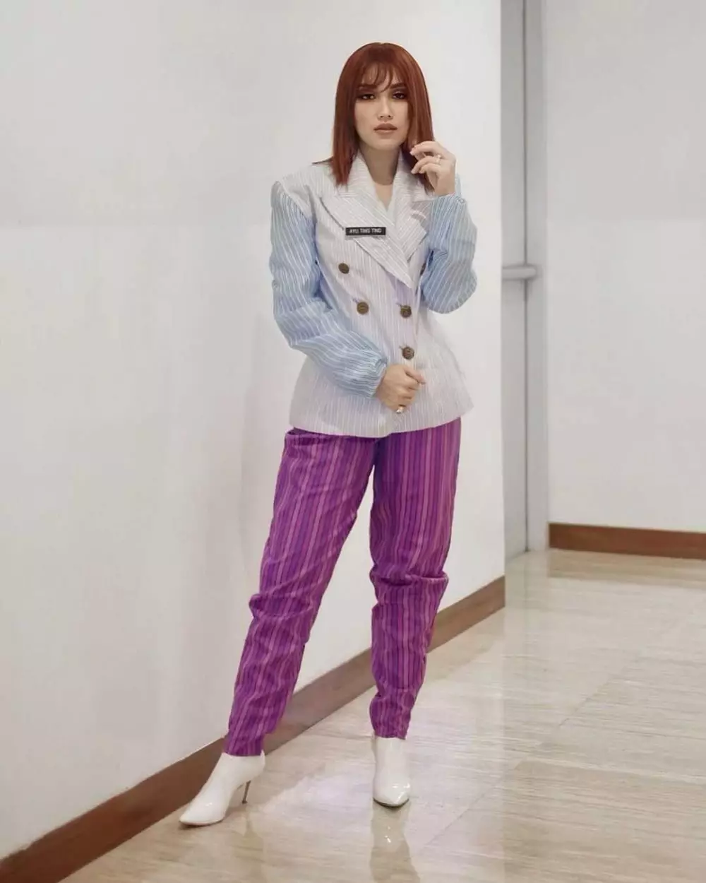 Potret Ayu Ting Ting dengan model rambut yang berbeda Instagram/@ayutingting92 Potret Ayu Ting Ting dengan model rambut yang berbeda Instagram/@ayutingting92