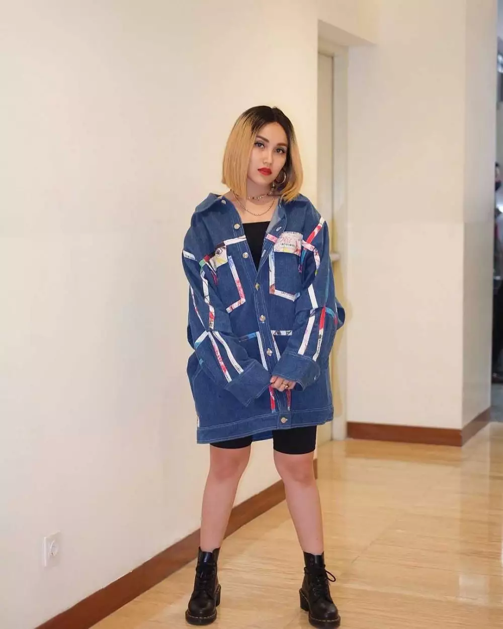 Potret Ayu Ting Ting dengan model rambut yang berbeda Instagram/@ayutingting92 Potret Ayu Ting Ting dengan model rambut yang berbeda Instagram/@ayutingting92