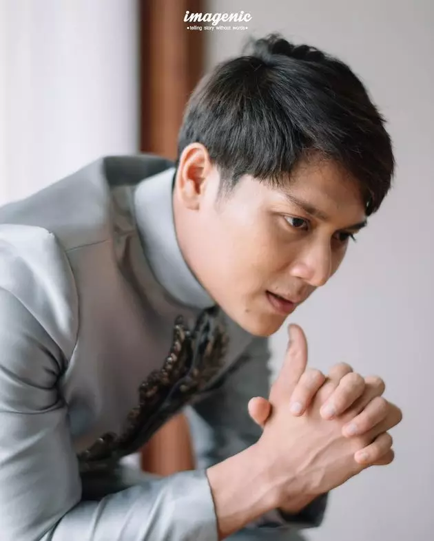 detail busana rizky billar berbagai sumber