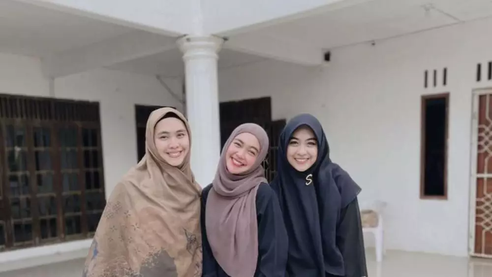 momen ria ricis pulang kampung berbagai sumber momen ria ricis pulang kampung berbagai sumber