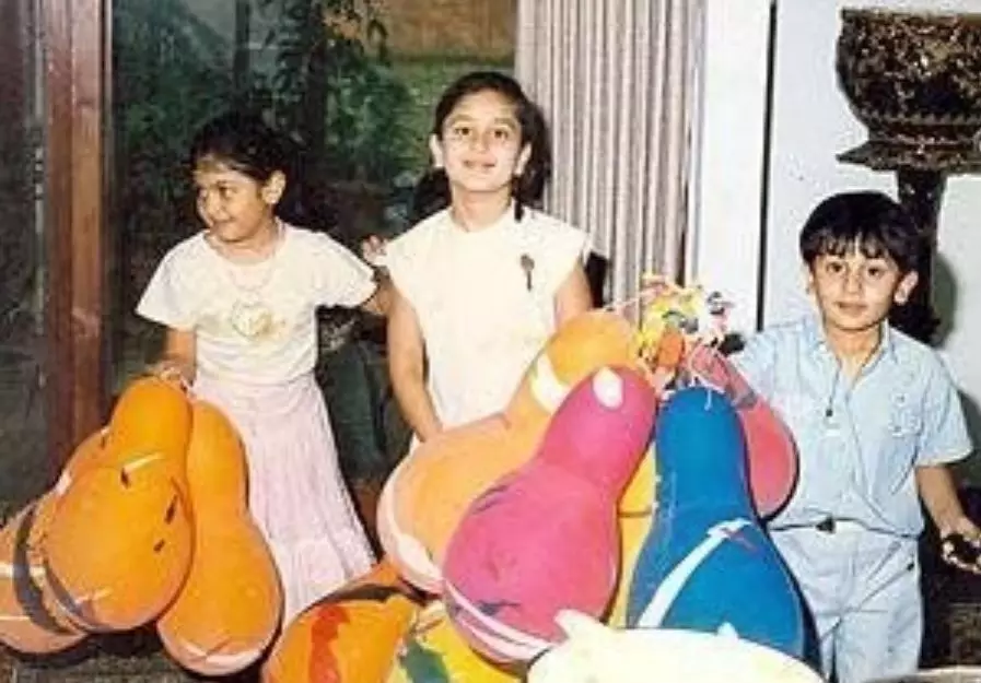 Kareena Kapoor masa sekolah © 2021 brilio.net Kareena Kapoor masa sekolah © 2021 brilio.net
