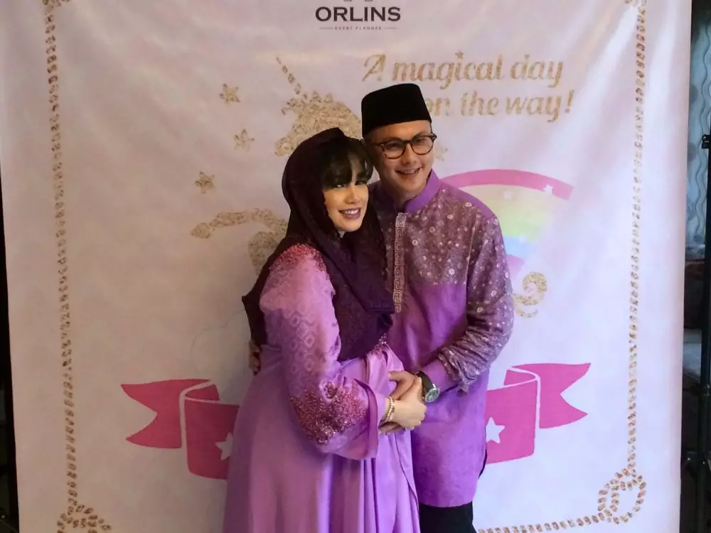 7 bulanan 14 seleb dalam berbagai adat © berbagai sumber