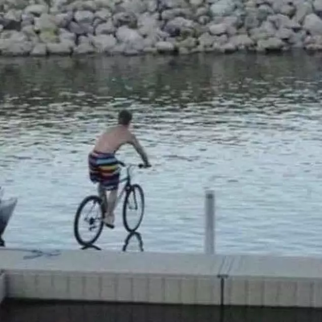 momen lucu orang di sungai © 2021 instagram.com momen lucu orang di sungai © 2021 instagram.com