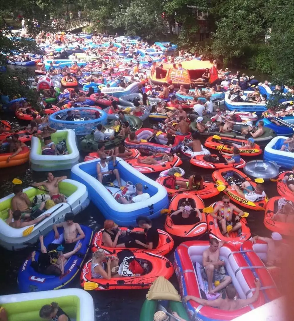 momen lucu orang di sungai © 2021 instagram.com momen lucu orang di sungai © 2021 instagram.com