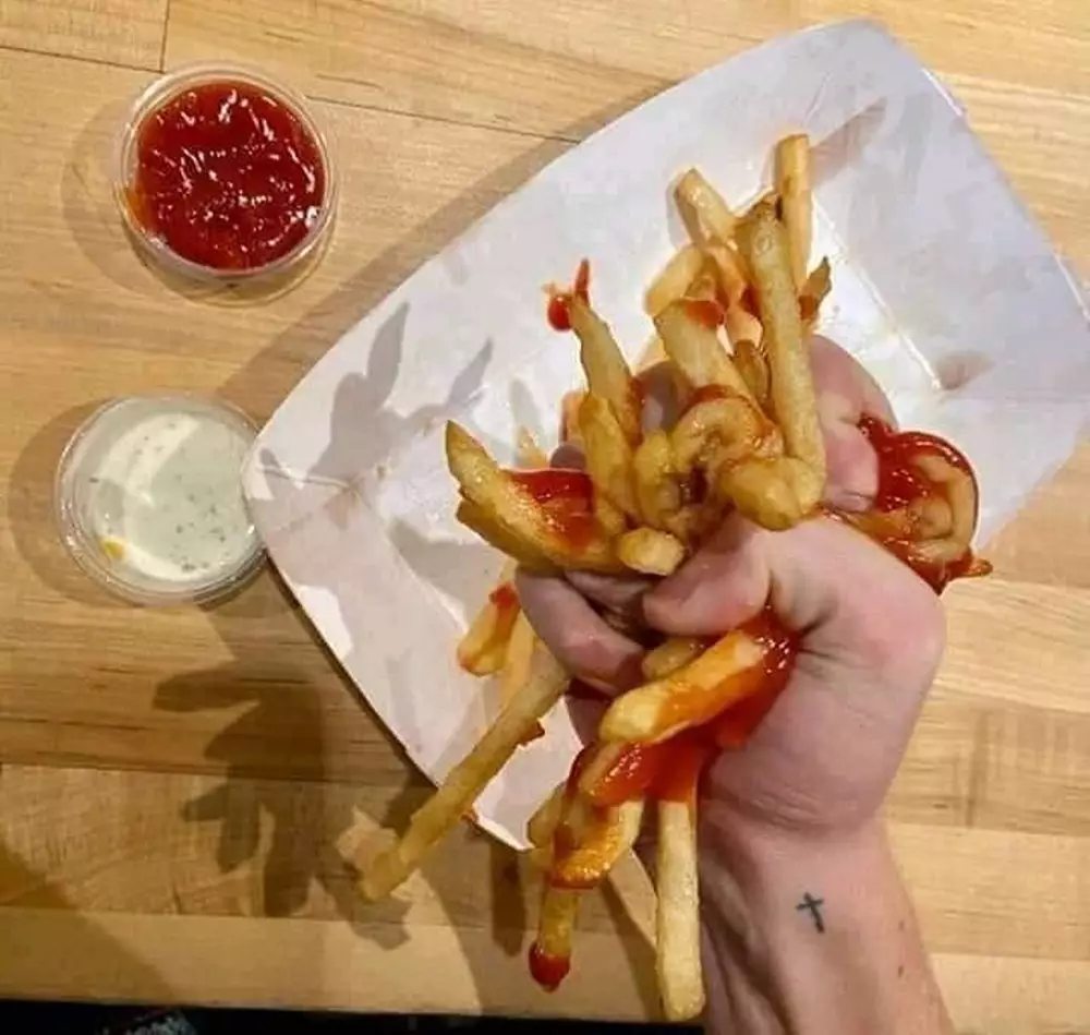 penampakan makanan cepat saji © 2021 Instagram