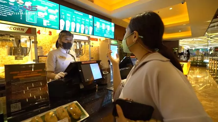 Nagita sewa bioskop © YouTube