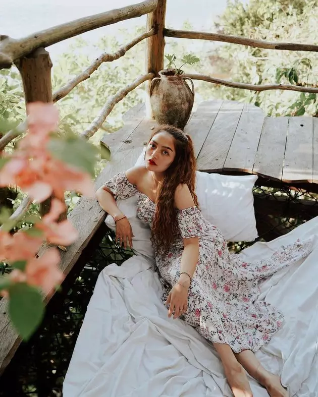 Gaya liburan Siti Badriah selama di Bali Instagram/@sitibadriahh