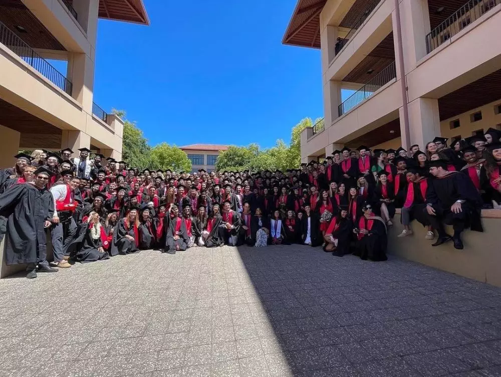 Maudy Ayunda dan teman di Amerika © Instagram