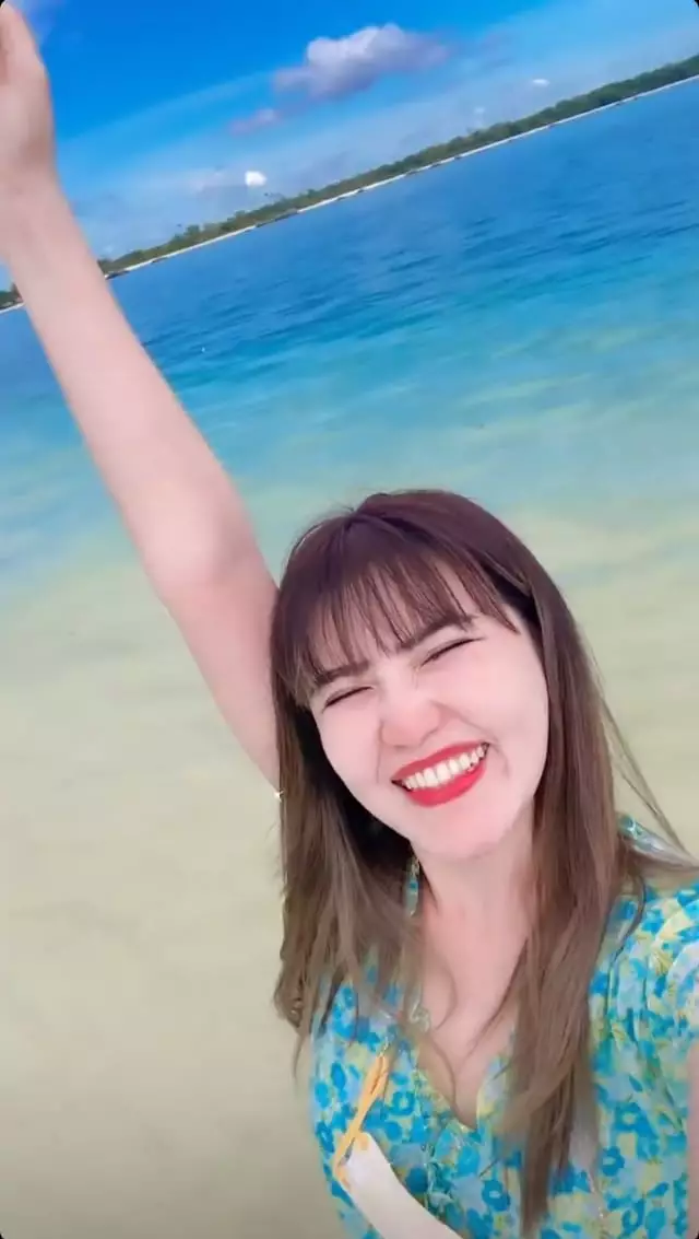 Momen Via Vallen berlibur ke Belitung © Instagram