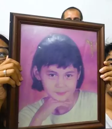 Paula jadi model saat sekolah © YouTube