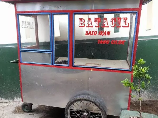 Tulisan lucu di gerobak batagor © berbagai sumber