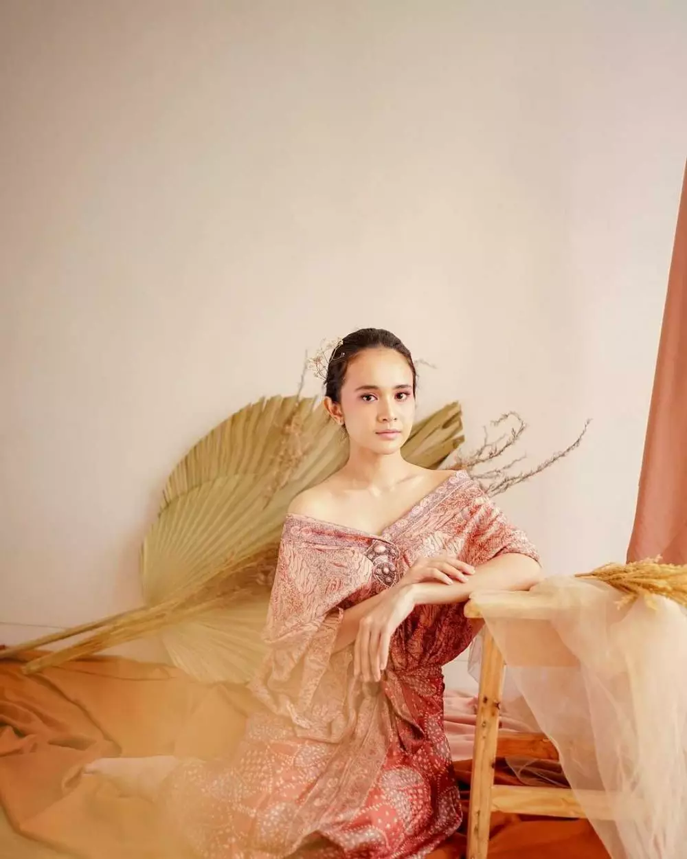 Michelle Ziudith dengan busana daerah © 2021 brilio.net Instagram