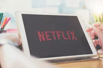Cara menonton Netflix di TV © freepik.com Cara menonton Netflix di TV © freepik.com
