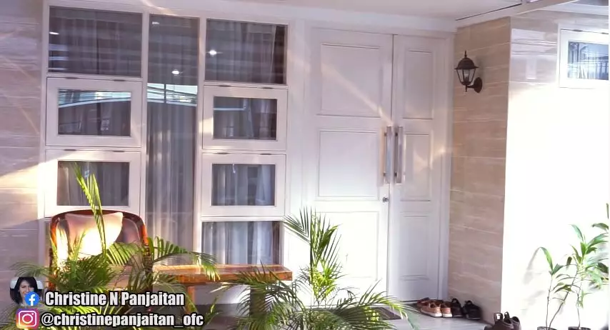 potret rumah masa kecil christine panjaitan © YouTube
