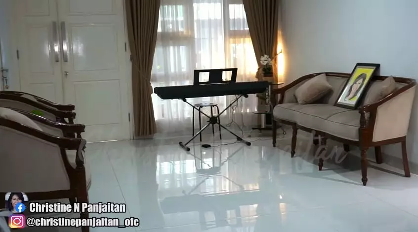 potret rumah masa kecil christine panjaitan © YouTube