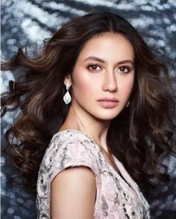 Pevita Pearce dengan make up © Instagram/@pevpearce