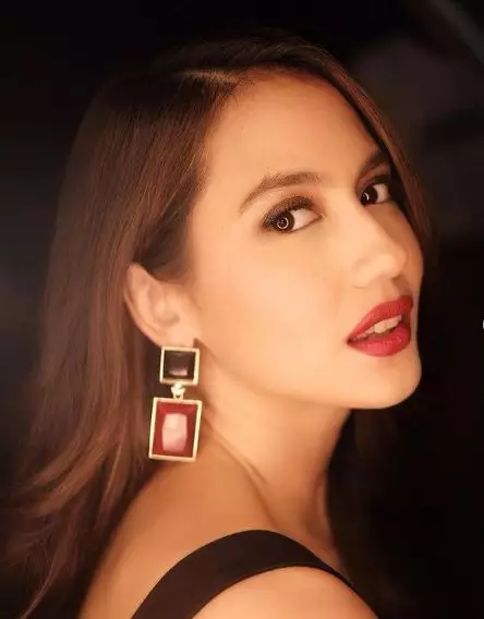 Pevita Pearce dengan make up © Instagram/@pevpearce