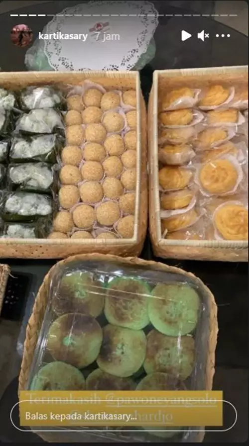 momen akikah anak kartika sary © 2021 Instagram momen akikah anak kartika sary © 2021 Instagram