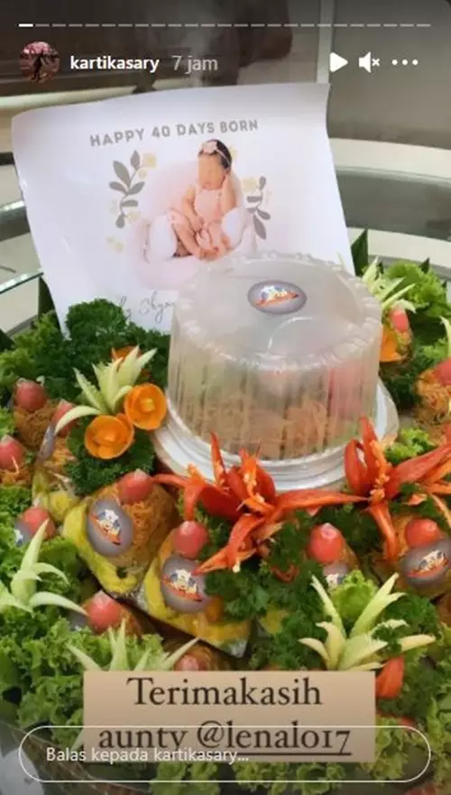 momen akikah anak kartika sary © 2021 Instagram momen akikah anak kartika sary © 2021 Instagram