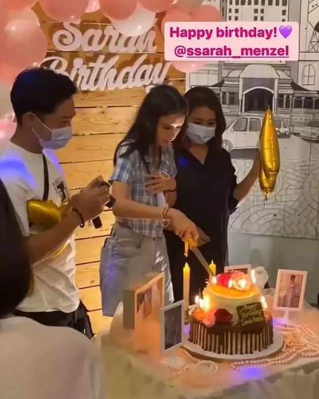 Momen ultah Sarah Menzel © 2021 brilio.net Momen ultah Sarah Menzel © 2021 brilio.net