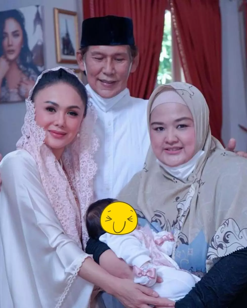 Yuni dan KD akikah Baby Kirei © Instagram Yuni dan KD akikah Baby Kirei © Instagram