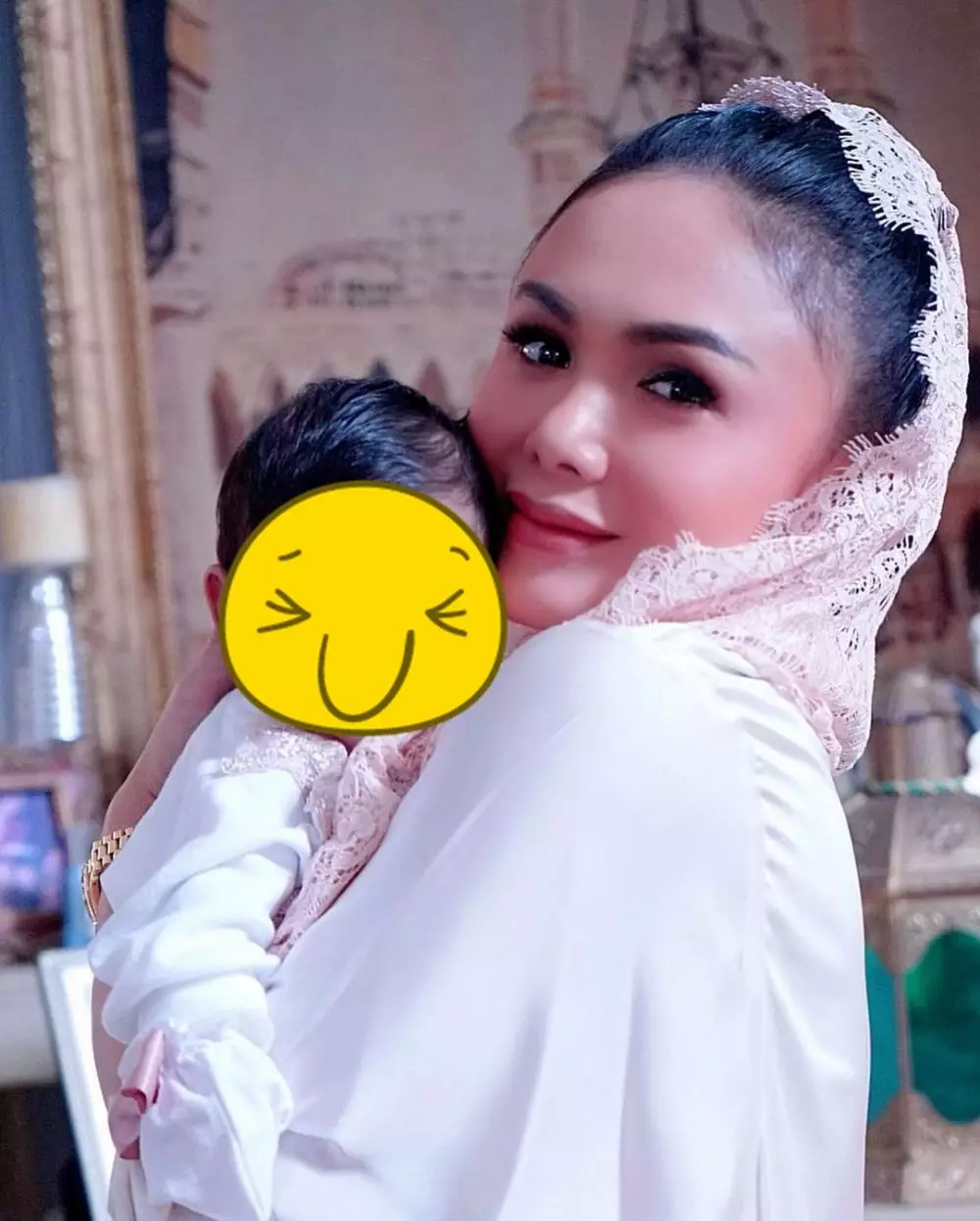 Yuni dan KD akikah Baby Kirei © Instagram Yuni dan KD akikah Baby Kirei © Instagram