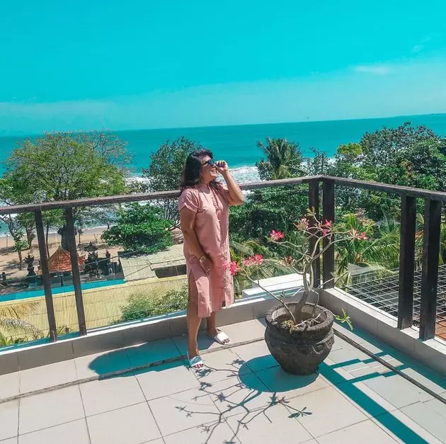 regina bulan madu kedua Berbagai sumber