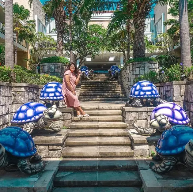 regina bulan madu kedua Berbagai sumber