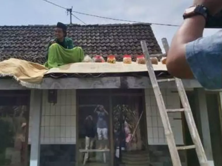 momen lucu orang bertamu absurd © 2021 instagram.com