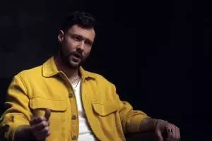 Biblical, single terbaru Calum Scott yang bicara soal kesakralan cinta