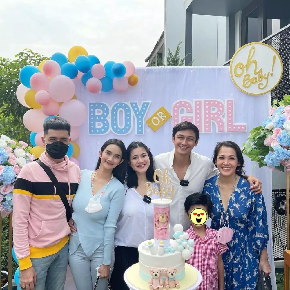momen gender reveal anak Feli Hito © Instagram momen gender reveal anak Feli Hito © Instagram