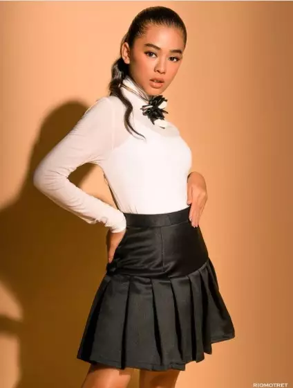 Gaya pemotretan pemeran Ria 'Dari Jendela SMP' © Instagram/@aqeelacalista Gaya pemotretan pemeran Ria 'Dari Jendela SMP' © Instagram/@aqeelacalista