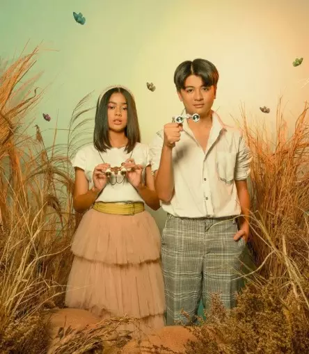 Gaya pemotretan pemeran Ria 'Dari Jendela SMP' © Instagram/@aqeelacalista Gaya pemotretan pemeran Ria 'Dari Jendela SMP' © Instagram/@aqeelacalista