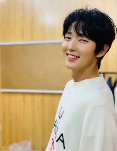 seleb Korea yang berhasil tembus Hollywood dari berbagai sumber seleb Korea yang berhasil tembus Hollywood dari berbagai sumber