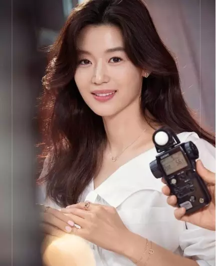 seleb Korea yang berhasil tembus Hollywood dari berbagai sumber seleb Korea yang berhasil tembus Hollywood dari berbagai sumber