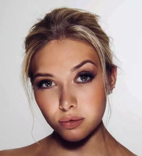 Pesona 10 WAGs timnas Denmark dan Belgia © berbagai sumber