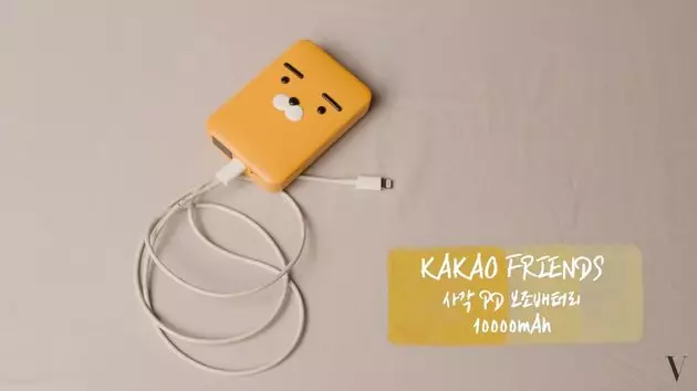 Potret isi tas Cha Eun-woo YouTube/VOGUE KOREA