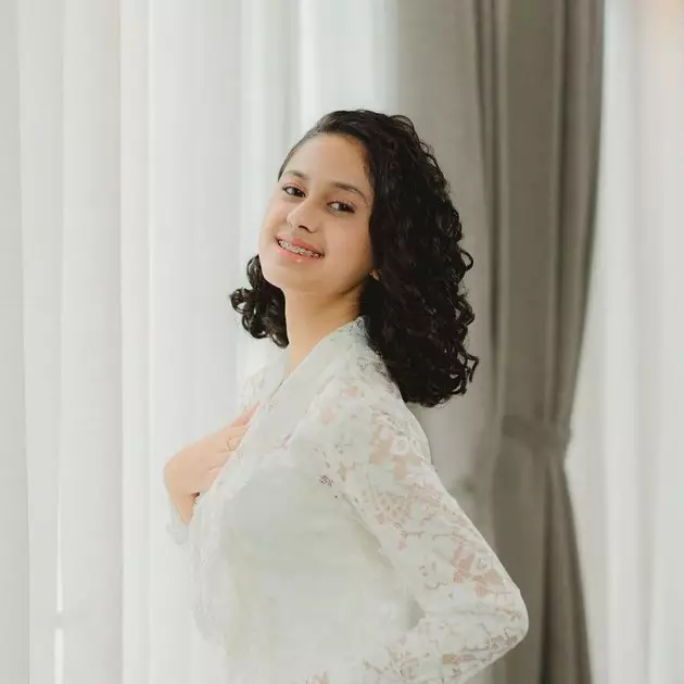 aisa maisa hadir di lamaran lesty kejora Berbagai sumber aisa maisa hadir di lamaran lesty kejora Berbagai sumber