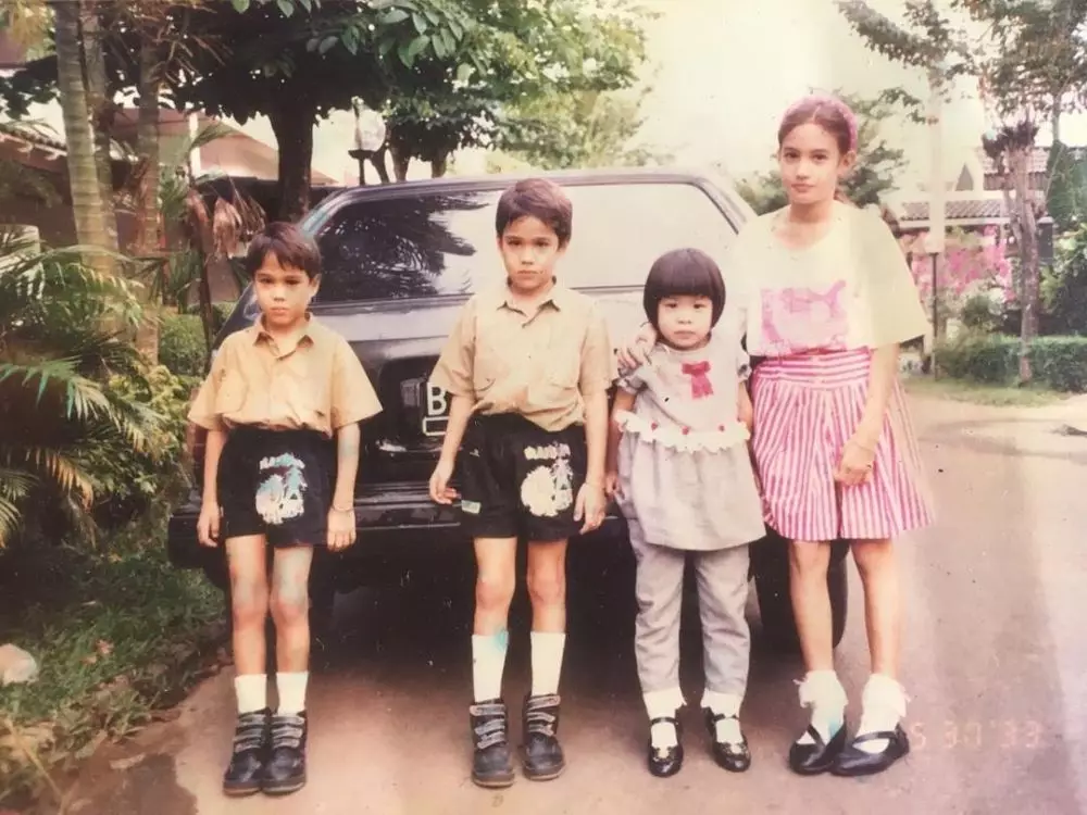 Potret masa kecil 7 pemain sinetron Istri Kedua © berbagai sumber Potret masa kecil 7 pemain sinetron Istri Kedua © berbagai sumber