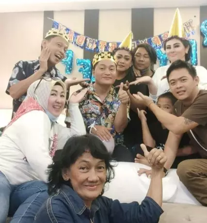 Momen surprise ulang tahun Merry Raffi Ahmad © Instagram/@merryraffiahmad Momen surprise ulang tahun Merry Raffi Ahmad © Instagram/@merryraffiahmad