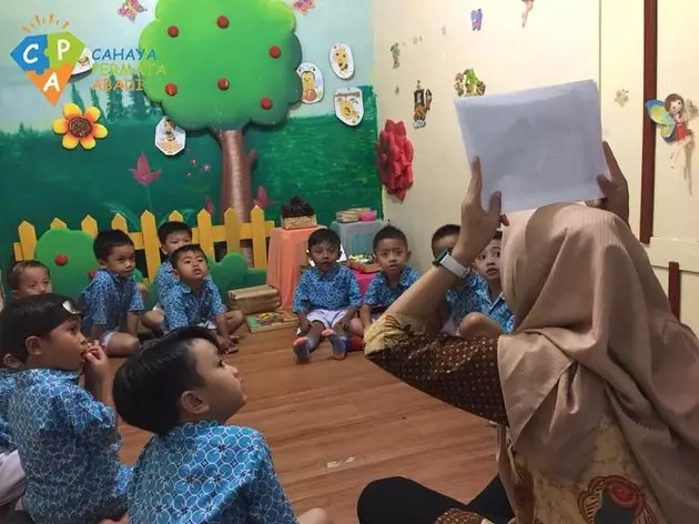 yuni shara memiliki paud dan tk Berbagai sumber