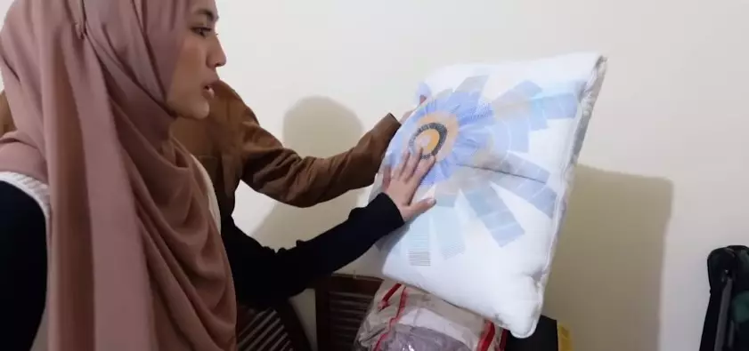 Penampakan kamar Dude Harlino di lokasi syuting YouTube/The Harlinos Story