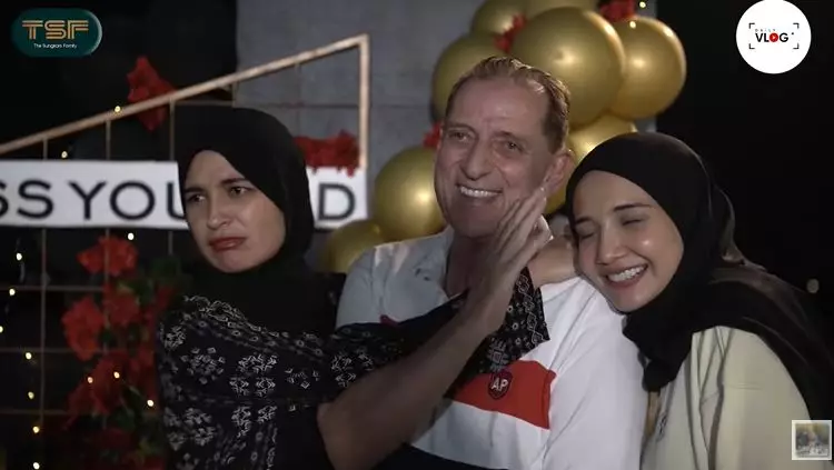 kejutan ayah sambung Zaskia Shireen © YouTube