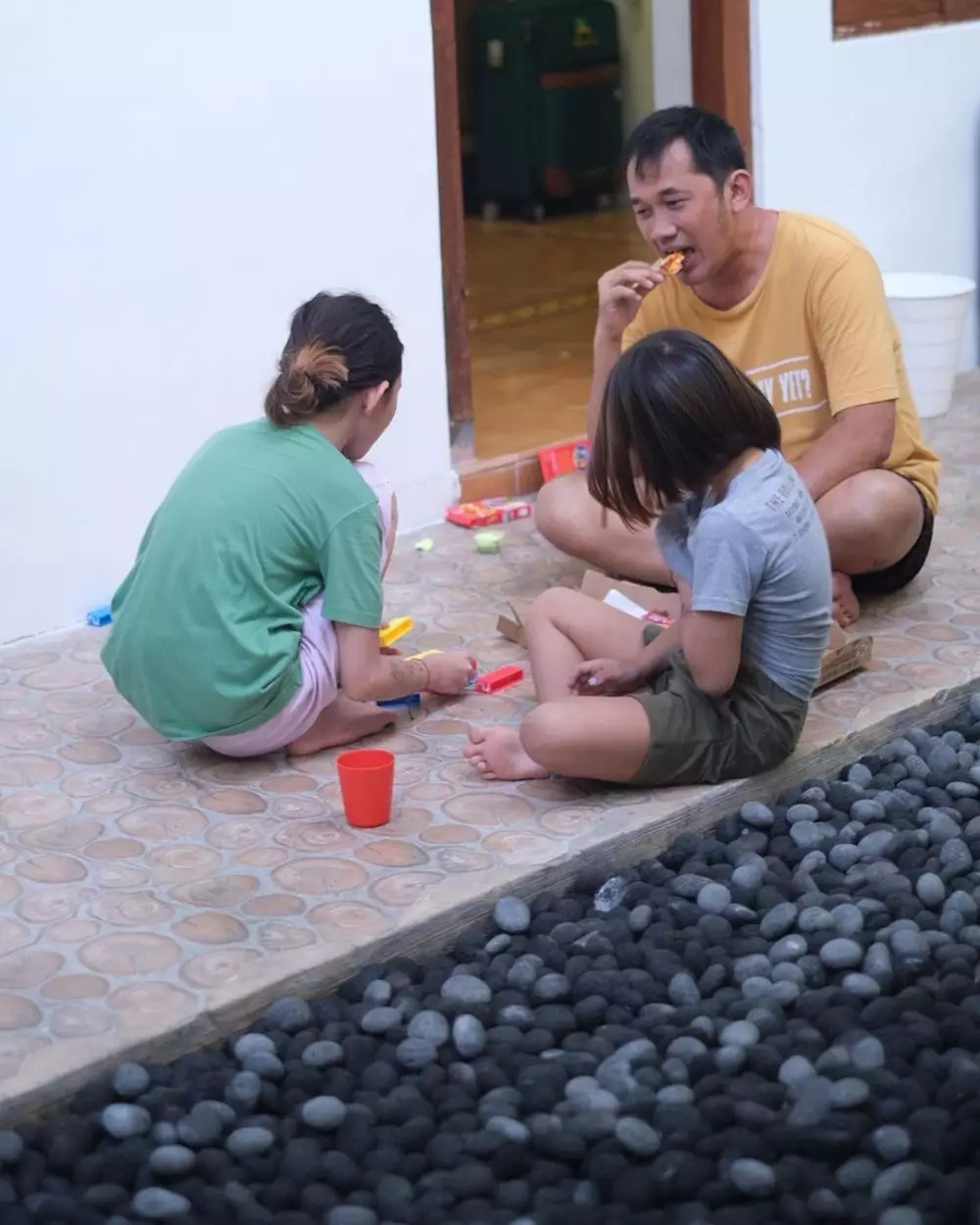 cerita hanung positif covid-19 © instagram