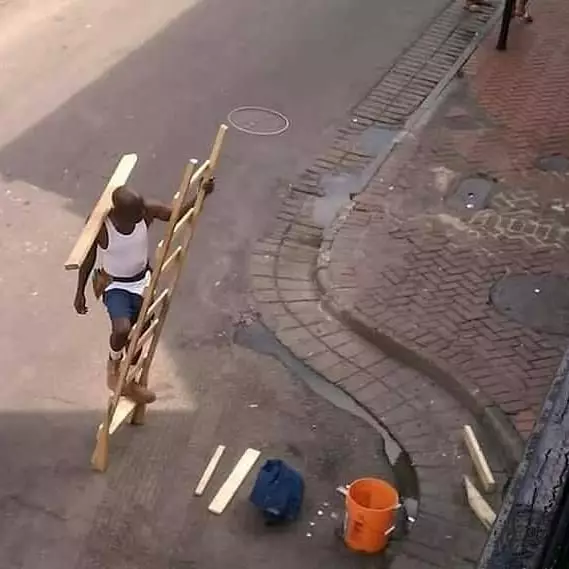 momen lucu menguji keseimbangan © 2021 instagram.com momen lucu menguji keseimbangan © 2021 instagram.com