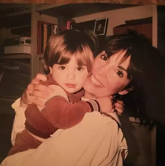 Potret masa kecil pemain The Princess Diaries dari berbagai sumber Potret masa kecil pemain The Princess Diaries dari berbagai sumber