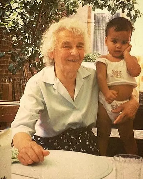 potret masa kecil seleb dan nenek bule © instagram